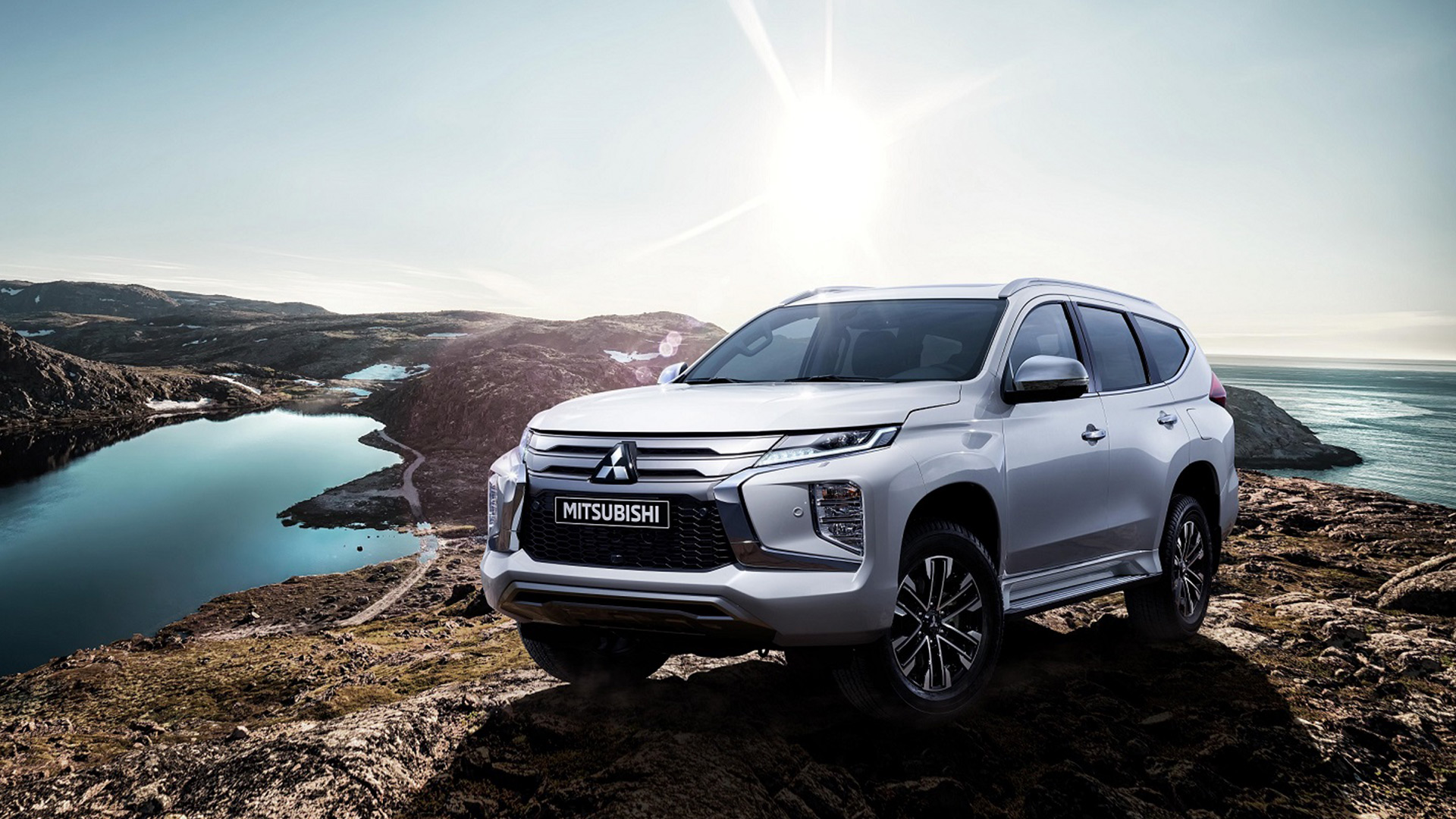 Mitsubishi Motors в России объявила спецификации обновленного PAJERO SPORT