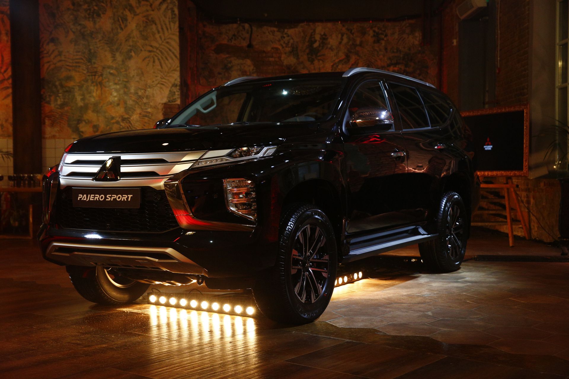 Mitsubishi Motors в России объявила цены на обновленный PAJERO SPORT