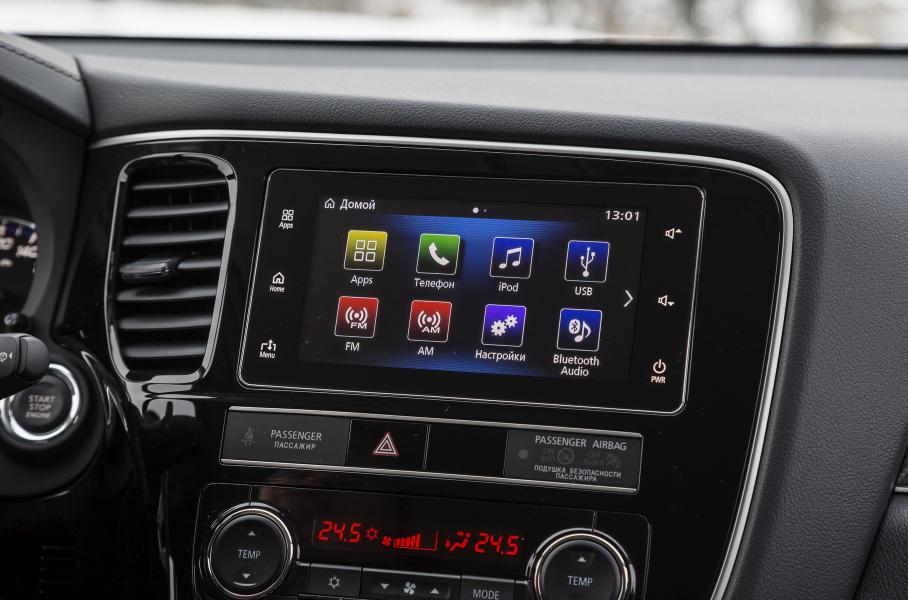 Мультимедийная система Mitsubishi Connect устанавливается на Аутлендеры начиная со средней комплектации Intense+ Mitsubishi Outlander